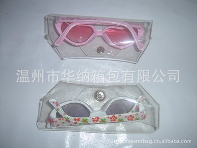 【供應(yīng)pvc透明眼鏡盒(圖),PVCl軟包,時(shí)尚PVC包,透明包,品質(zhì)好】?jī)r(jià)格,廠家,圖片,太陽鏡、偏光鏡、時(shí)裝鏡,溫州市華納箱包-